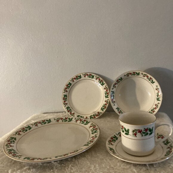 Gibson Designs Christmas Charm-Delight-Holiday-Harmony (5) Pc Place Setting - Picture 2 of 4